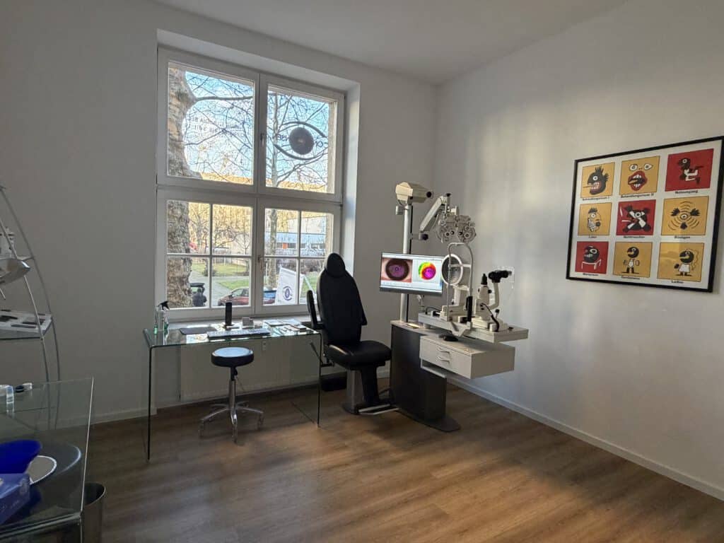 Über Uns 12 Myopie Institut Anpassram 3